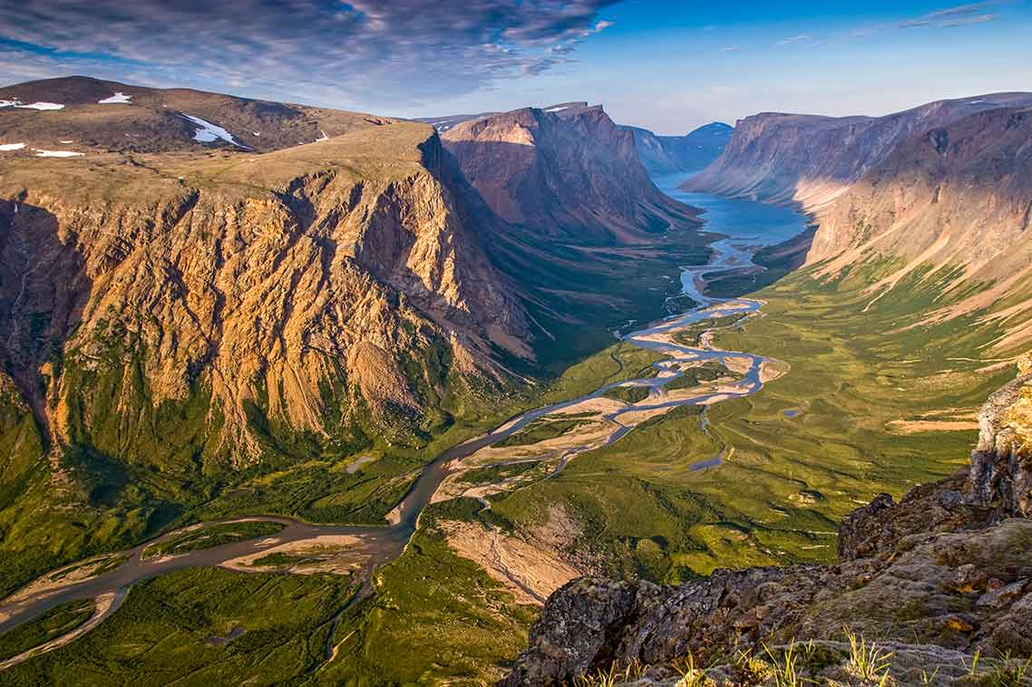 Discover Canada with the Canada Strong Pass